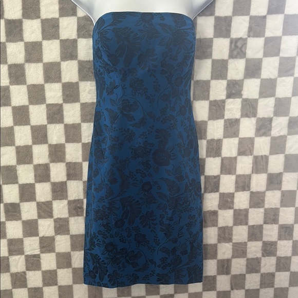 Zac Posen Dresses & Skirts - Zac Posen Floral Blue & Black Strapless Strings on Inside Dress Size 6